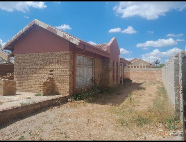 3 BEDROOM HOUSE FOR SALE IN BENDOR EXT 7